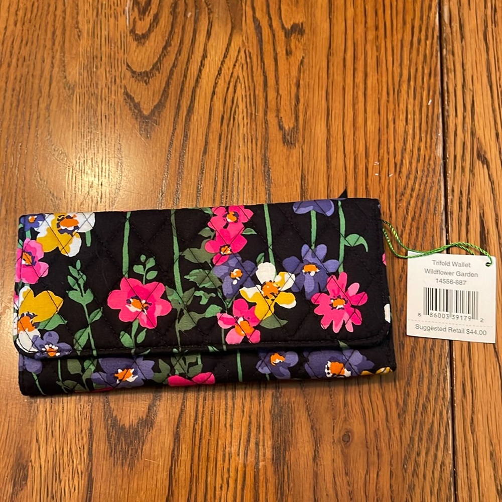 Vera Bradley trifold wallet
